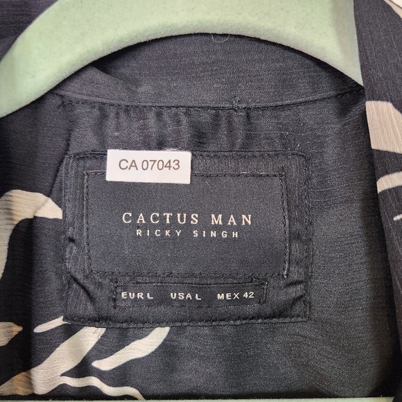 Cactus Man Ricky Singh Sheer Navy Tropical Floral Short Sleeve Button Down Large - Picture 6 of 8